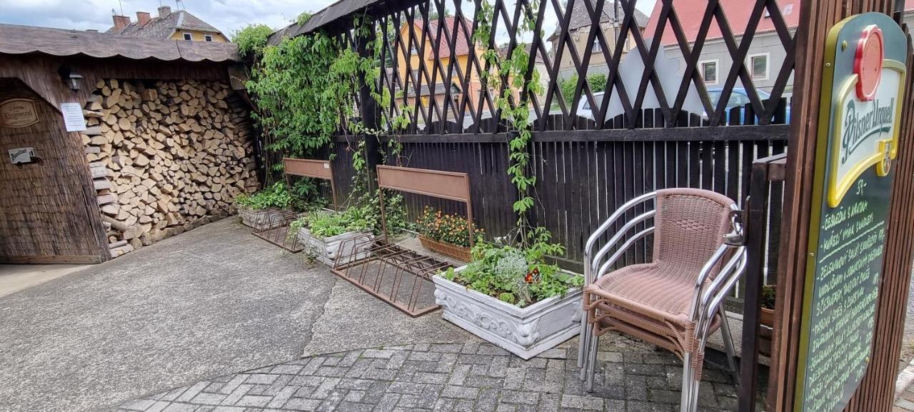 Restaurant & Pension Liebenstein Libá Exterior photo